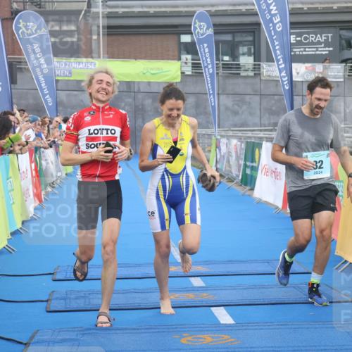 11.08.2024 - GEWOBA Citytriathlon Bremen Lena Gebhardt http://msf.ph/oto/6786616 11.08.2024 11:09:10 Ziel 82 meine-sportfotos.de