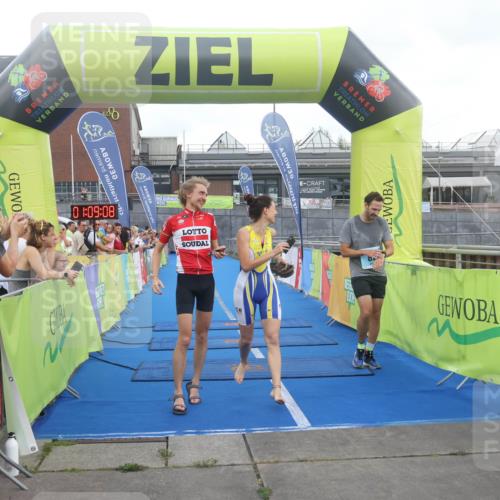 11.08.2024 - GEWOBA Citytriathlon Bremen Lena Gebhardt http://msf.ph/oto/6786626 11.08.2024 11:09:11 Ziel 82 meine-sportfotos.de