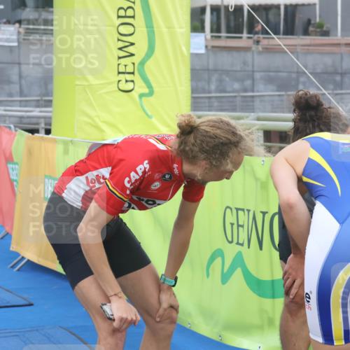 11.08.2024 - GEWOBA Citytriathlon Bremen Lena Gebhardt http://msf.ph/oto/6786634 11.08.2024 11:09:17 Ziel 82 meine-sportfotos.de