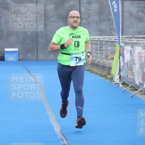 11.08.2024 - GEWOBA Citytriathlon Bremen Lena Gebhardt http://msf.ph/oto/6786648 11.08.2024 11:09:30 Ziel 79 meine-sportfotos.de