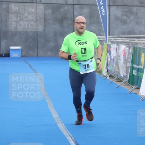 11.08.2024 - GEWOBA Citytriathlon Bremen Lena Gebhardt http://msf.ph/oto/6786650 11.08.2024 11:09:30 Ziel 79 meine-sportfotos.de