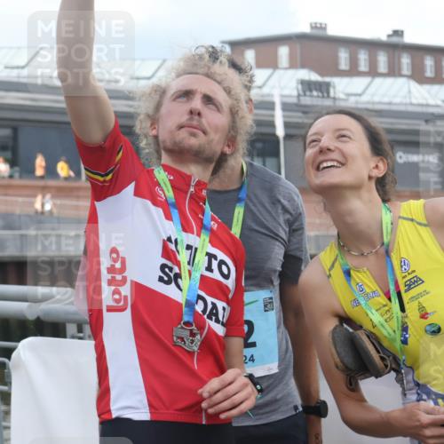 11.08.2024 - GEWOBA Citytriathlon Bremen Lena Gebhardt http://msf.ph/oto/6786683 11.08.2024 11:09:53 Ziel 58, 62 meine-sportfotos.de