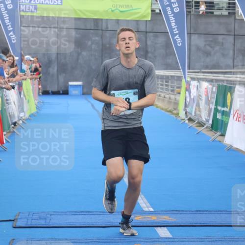 11.08.2024 - GEWOBA Citytriathlon Bremen Lena Gebhardt http://msf.ph/oto/6786712 11.08.2024 11:10:02 Ziel 58, 62 meine-sportfotos.de