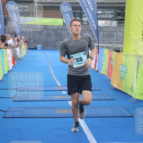 11.08.2024 - GEWOBA Citytriathlon Bremen Lena Gebhardt http://msf.ph/oto/6786722 11.08.2024 11:10:03 Ziel 58 meine-sportfotos.de