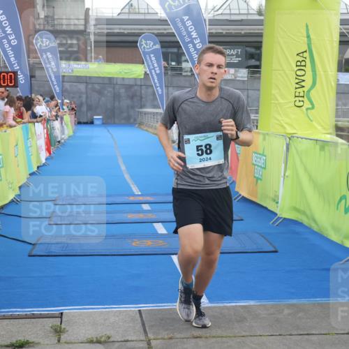 11.08.2024 - GEWOBA Citytriathlon Bremen Lena Gebhardt http://msf.ph/oto/6786726 11.08.2024 11:10:03 Ziel 58 meine-sportfotos.de