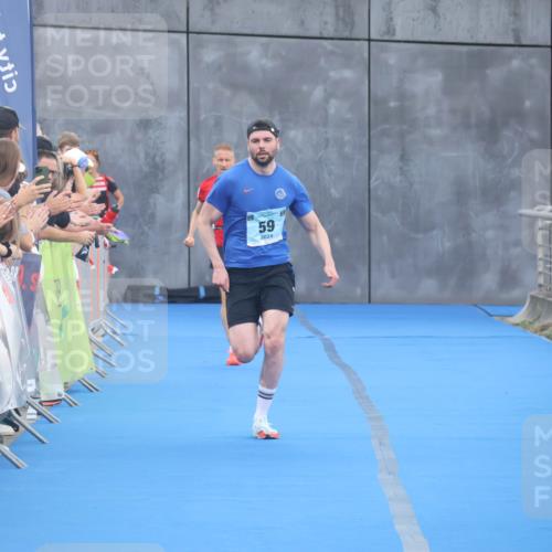 11.08.2024 - GEWOBA Citytriathlon Bremen Lena Gebhardt http://msf.ph/oto/6786729 11.08.2024 11:10:56 Ziel 22, 59 meine-sportfotos.de