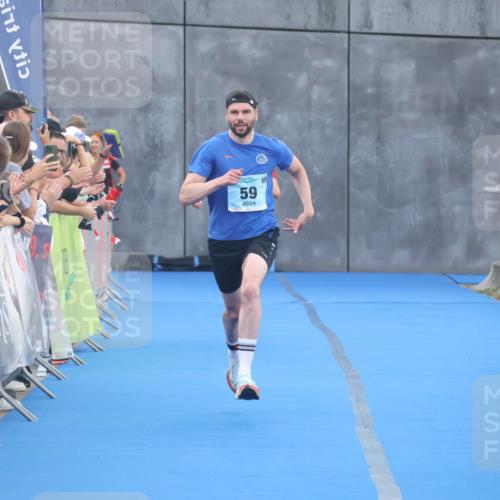 11.08.2024 - GEWOBA Citytriathlon Bremen Lena Gebhardt http://msf.ph/oto/6786731 11.08.2024 11:10:56 Ziel 22, 59 meine-sportfotos.de