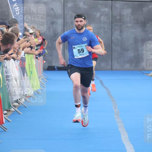 11.08.2024 - GEWOBA Citytriathlon Bremen Lena Gebhardt http://msf.ph/oto/6786736 11.08.2024 11:10:57 Ziel 22, 59 meine-sportfotos.de