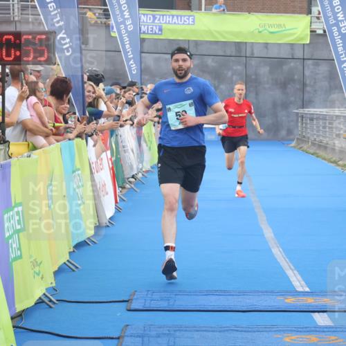 11.08.2024 - GEWOBA Citytriathlon Bremen Lena Gebhardt http://msf.ph/oto/6786751 11.08.2024 11:10:58 Ziel 22, 59 meine-sportfotos.de