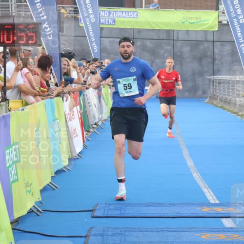 11.08.2024 - GEWOBA Citytriathlon Bremen Lena Gebhardt http://msf.ph/oto/6786752 11.08.2024 11:10:58 Ziel 22, 59 meine-sportfotos.de
