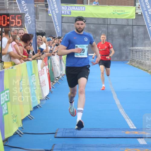 11.08.2024 - GEWOBA Citytriathlon Bremen Lena Gebhardt http://msf.ph/oto/6786756 11.08.2024 11:10:59 Ziel 22, 59 meine-sportfotos.de