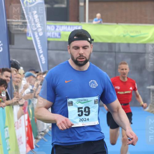 11.08.2024 - GEWOBA Citytriathlon Bremen Lena Gebhardt http://msf.ph/oto/6786760 11.08.2024 11:11:00 Ziel 22, 59 meine-sportfotos.de