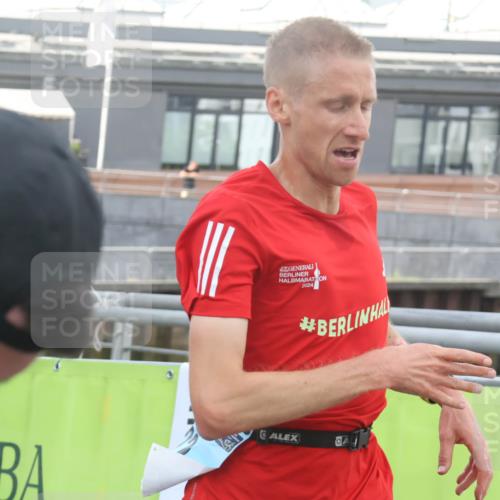11.08.2024 - GEWOBA Citytriathlon Bremen Lena Gebhardt http://msf.ph/oto/6786780 11.08.2024 11:11:02 Ziel 22, 59 meine-sportfotos.de