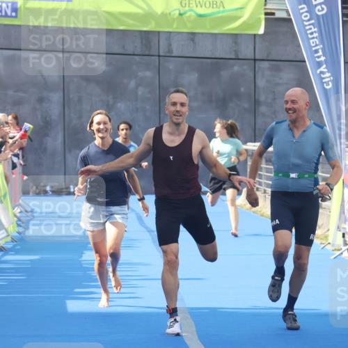 11.08.2024 - GEWOBA Citytriathlon Bremen Lena Gebhardt http://msf.ph/oto/6786784 11.08.2024 11:11:40 Ziel 91, 92 meine-sportfotos.de