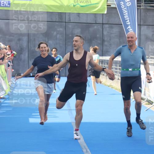 11.08.2024 - GEWOBA Citytriathlon Bremen Lena Gebhardt http://msf.ph/oto/6786788 11.08.2024 11:11:40 Ziel 91, 92 meine-sportfotos.de