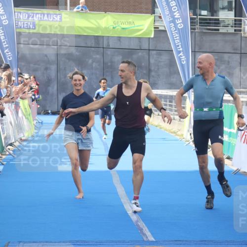 11.08.2024 - GEWOBA Citytriathlon Bremen Lena Gebhardt http://msf.ph/oto/6786795 11.08.2024 11:11:41 Ziel 91, 92 meine-sportfotos.de