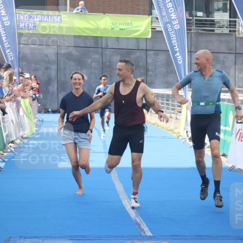 11.08.2024 - GEWOBA Citytriathlon Bremen Lena Gebhardt http://msf.ph/oto/6786796 11.08.2024 11:11:41 Ziel 91, 92 meine-sportfotos.de