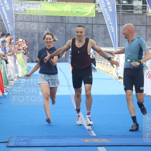 11.08.2024 - GEWOBA Citytriathlon Bremen Lena Gebhardt http://msf.ph/oto/6786798 11.08.2024 11:11:41 Ziel 91, 92 meine-sportfotos.de