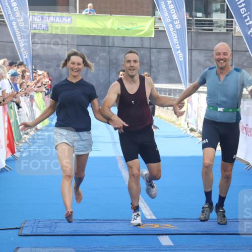 11.08.2024 - GEWOBA Citytriathlon Bremen Lena Gebhardt http://msf.ph/oto/6786805 11.08.2024 11:11:42 Ziel 91, 92 meine-sportfotos.de