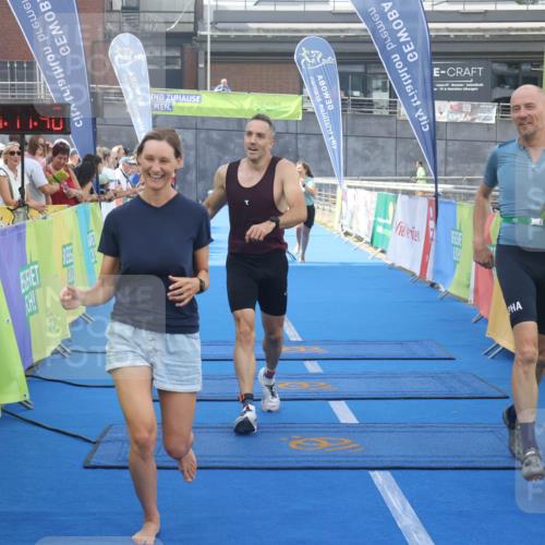 11.08.2024 - GEWOBA Citytriathlon Bremen Lena Gebhardt http://msf.ph/oto/6786818 11.08.2024 11:11:43 Ziel 91, 92 meine-sportfotos.de