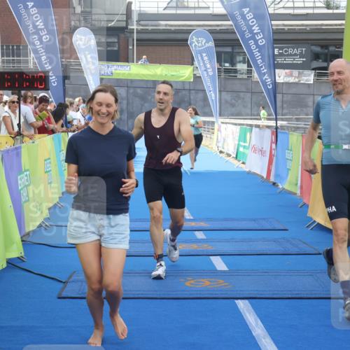 11.08.2024 - GEWOBA Citytriathlon Bremen Lena Gebhardt http://msf.ph/oto/6786819 11.08.2024 11:11:44 Ziel 91, 92 meine-sportfotos.de