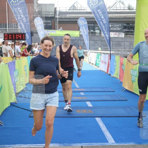 11.08.2024 - GEWOBA Citytriathlon Bremen Lena Gebhardt http://msf.ph/oto/6786821 11.08.2024 11:11:44 Ziel 91, 92 meine-sportfotos.de