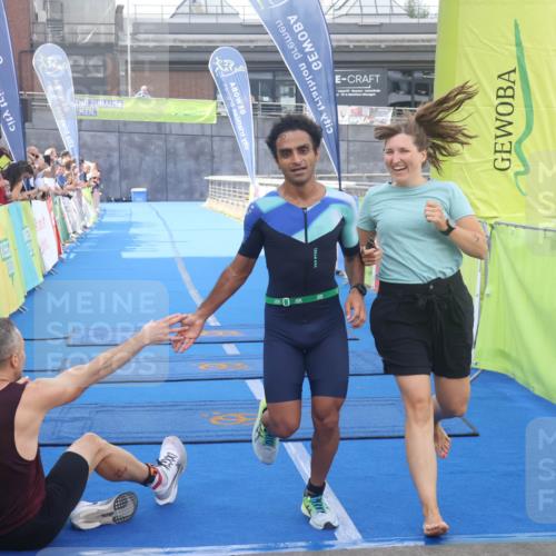 11.08.2024 - GEWOBA Citytriathlon Bremen Lena Gebhardt http://msf.ph/oto/6786835 11.08.2024 11:11:48 Ziel 91, 92 meine-sportfotos.de