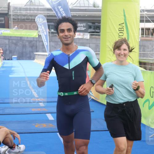 11.08.2024 - GEWOBA Citytriathlon Bremen Lena Gebhardt http://msf.ph/oto/6786841 11.08.2024 11:11:48 Ziel 91, 92 meine-sportfotos.de