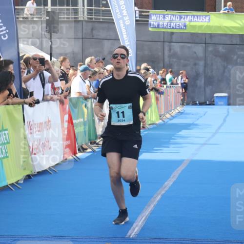11.08.2024 - GEWOBA Citytriathlon Bremen Lena Gebhardt http://msf.ph/oto/6786846 11.08.2024 11:12:09 Ziel 11 meine-sportfotos.de