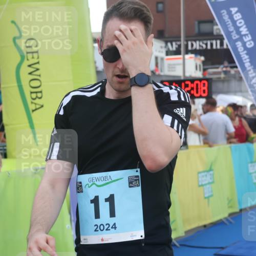 11.08.2024 - GEWOBA Citytriathlon Bremen Lena Gebhardt http://msf.ph/oto/6786864 11.08.2024 11:12:11 Ziel 11 meine-sportfotos.de