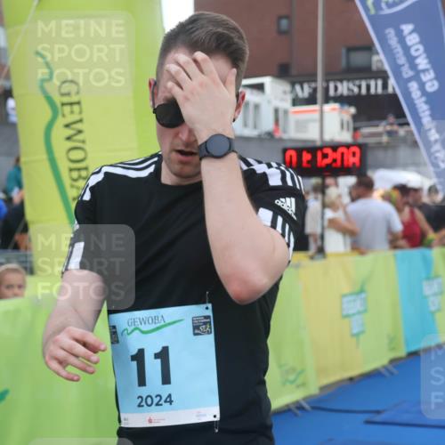 11.08.2024 - GEWOBA Citytriathlon Bremen Lena Gebhardt http://msf.ph/oto/6786865 11.08.2024 11:12:11 Ziel 11 meine-sportfotos.de