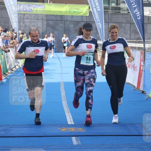 11.08.2024 - GEWOBA Citytriathlon Bremen Lena Gebhardt http://msf.ph/oto/6786867 11.08.2024 11:12:29 Ziel 1, 16 meine-sportfotos.de