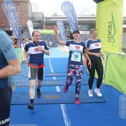 11.08.2024 - GEWOBA Citytriathlon Bremen Lena Gebhardt http://msf.ph/oto/6786878 11.08.2024 11:12:30 Ziel 1, 16 meine-sportfotos.de