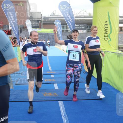 11.08.2024 - GEWOBA Citytriathlon Bremen Lena Gebhardt http://msf.ph/oto/6786880 11.08.2024 11:12:30 Ziel 1, 16 meine-sportfotos.de