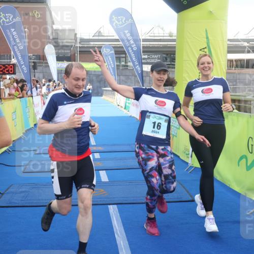 11.08.2024 - GEWOBA Citytriathlon Bremen Lena Gebhardt http://msf.ph/oto/6786884 11.08.2024 11:12:31 Ziel 1, 16 meine-sportfotos.de