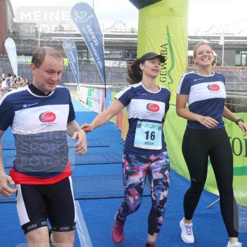 11.08.2024 - GEWOBA Citytriathlon Bremen Lena Gebhardt http://msf.ph/oto/6786888 11.08.2024 11:12:31 Ziel 1, 16 meine-sportfotos.de