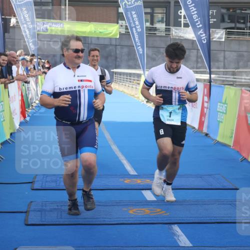 11.08.2024 - GEWOBA Citytriathlon Bremen Lena Gebhardt http://msf.ph/oto/6786902 11.08.2024 11:12:38 Ziel 1 meine-sportfotos.de