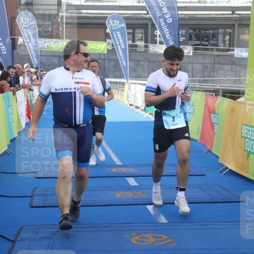 11.08.2024 - GEWOBA Citytriathlon Bremen Lena Gebhardt http://msf.ph/oto/6786909 11.08.2024 11:12:38 Ziel 1 meine-sportfotos.de