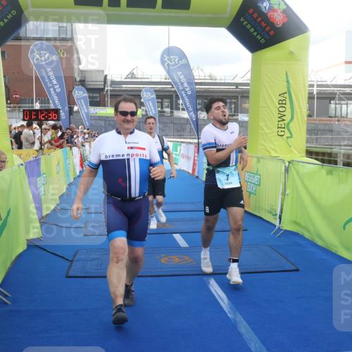 11.08.2024 - GEWOBA Citytriathlon Bremen Lena Gebhardt http://msf.ph/oto/6786917 11.08.2024 11:12:39 Ziel 1 meine-sportfotos.de