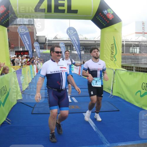 11.08.2024 - GEWOBA Citytriathlon Bremen Lena Gebhardt http://msf.ph/oto/6786918 11.08.2024 11:12:39 Ziel 1 meine-sportfotos.de