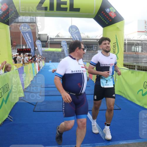 11.08.2024 - GEWOBA Citytriathlon Bremen Lena Gebhardt http://msf.ph/oto/6786920 11.08.2024 11:12:40 Ziel 1 meine-sportfotos.de