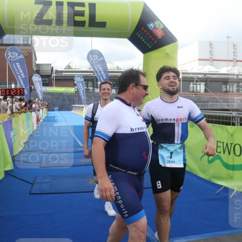11.08.2024 - GEWOBA Citytriathlon Bremen Lena Gebhardt http://msf.ph/oto/6786923 11.08.2024 11:12:40 Ziel 1 meine-sportfotos.de