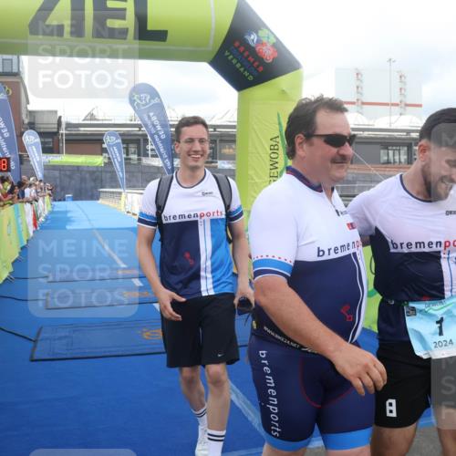 11.08.2024 - GEWOBA Citytriathlon Bremen Lena Gebhardt http://msf.ph/oto/6786929 11.08.2024 11:12:41 Ziel 1 meine-sportfotos.de