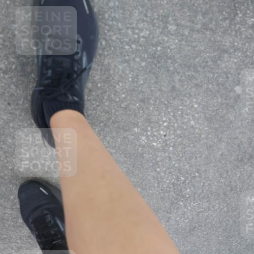 11.08.2024 - GEWOBA Citytriathlon Bremen Lena Gebhardt http://msf.ph/oto/6786968 11.08.2024 11:12:45 Ziel 1 meine-sportfotos.de