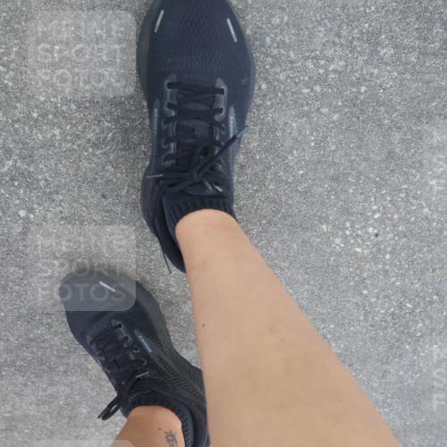 11.08.2024 - GEWOBA Citytriathlon Bremen Lena Gebhardt http://msf.ph/oto/6786969 11.08.2024 11:12:45 Ziel 1 meine-sportfotos.de