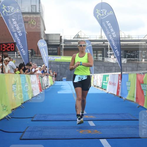 11.08.2024 - GEWOBA Citytriathlon Bremen Lena Gebhardt http://msf.ph/oto/6787003 11.08.2024 11:13:31 Ziel 52 meine-sportfotos.de