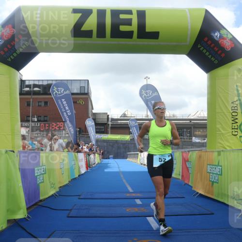 11.08.2024 - GEWOBA Citytriathlon Bremen Lena Gebhardt http://msf.ph/oto/6787009 11.08.2024 11:13:32 Ziel 52 meine-sportfotos.de
