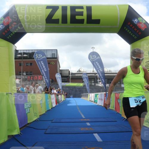 11.08.2024 - GEWOBA Citytriathlon Bremen Lena Gebhardt http://msf.ph/oto/6787012 11.08.2024 11:13:33 Ziel 52 meine-sportfotos.de