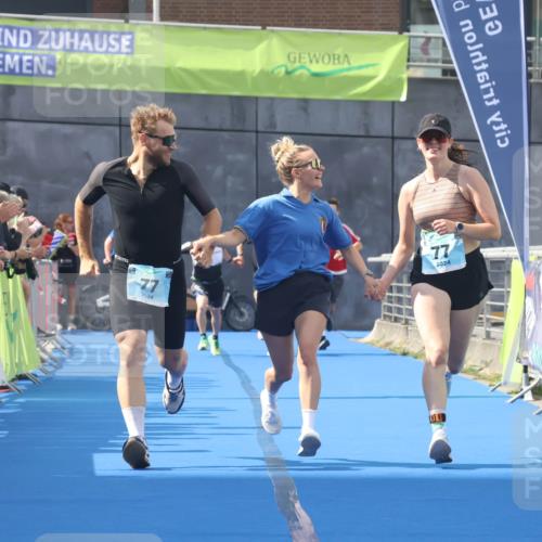 11.08.2024 - GEWOBA Citytriathlon Bremen Lena Gebhardt http://msf.ph/oto/6787032 11.08.2024 11:14:00 Ziel 64, 77 meine-sportfotos.de