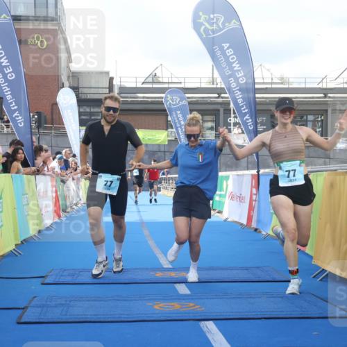 11.08.2024 - GEWOBA Citytriathlon Bremen Lena Gebhardt http://msf.ph/oto/6787059 11.08.2024 11:14:03 Ziel 64, 77 meine-sportfotos.de